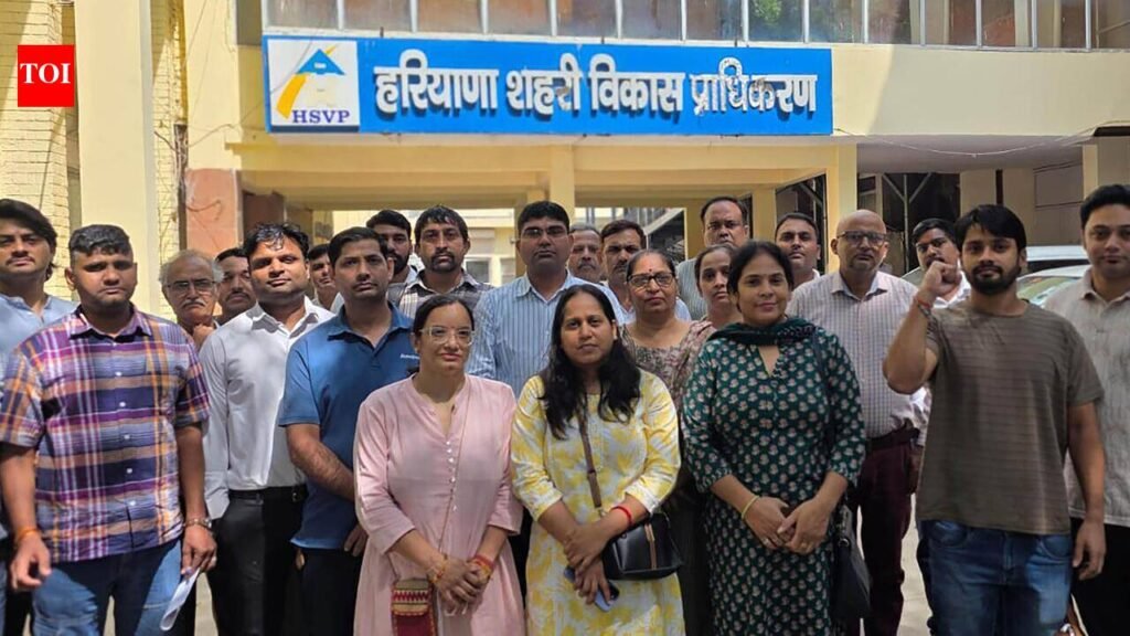 Aashiyara allottees question additional demand as project remains incomplete | Gurgaon News