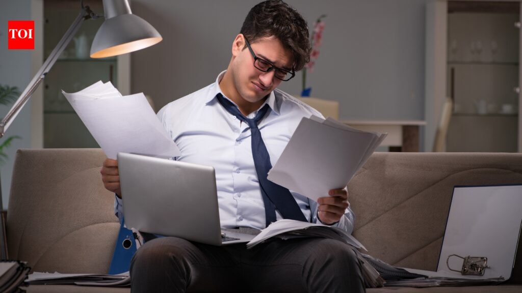 Psychology says people who never use their paid time off often share this one fear, and it has little to do with dedication