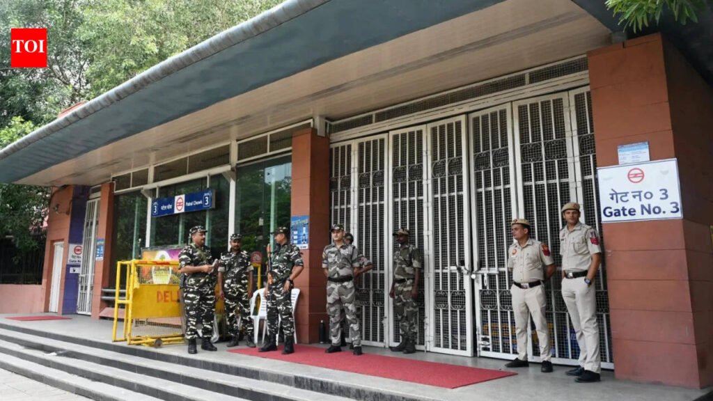 Jantar Mantar protest: Delhi Metro shuts entry and exit at 11 stations | Delhi News