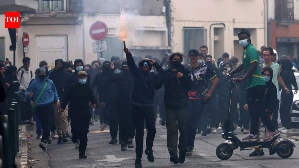 France rocked by protests as nearly 400 schools close amid student-police clashes