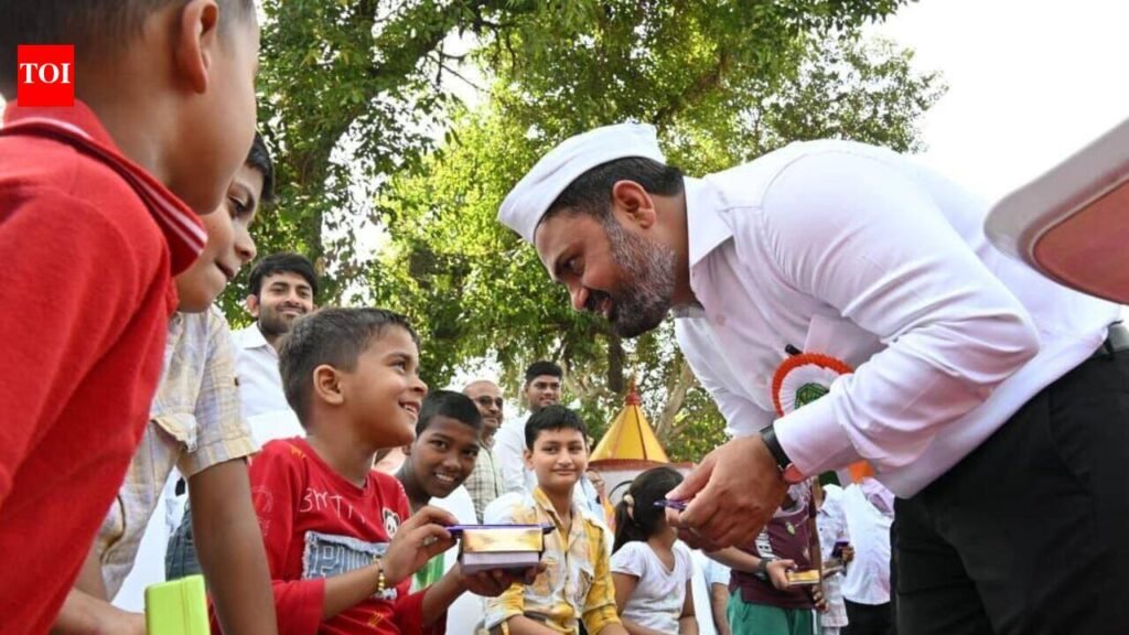 Tributes paid to Gandhi, Shastri on birth anniversary | Kanpur News