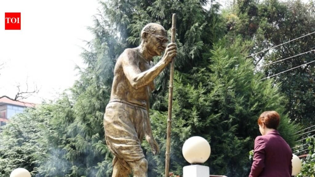 NE marks Gandhi Jayanti with tributes and clean‑up drives | Guwahati News