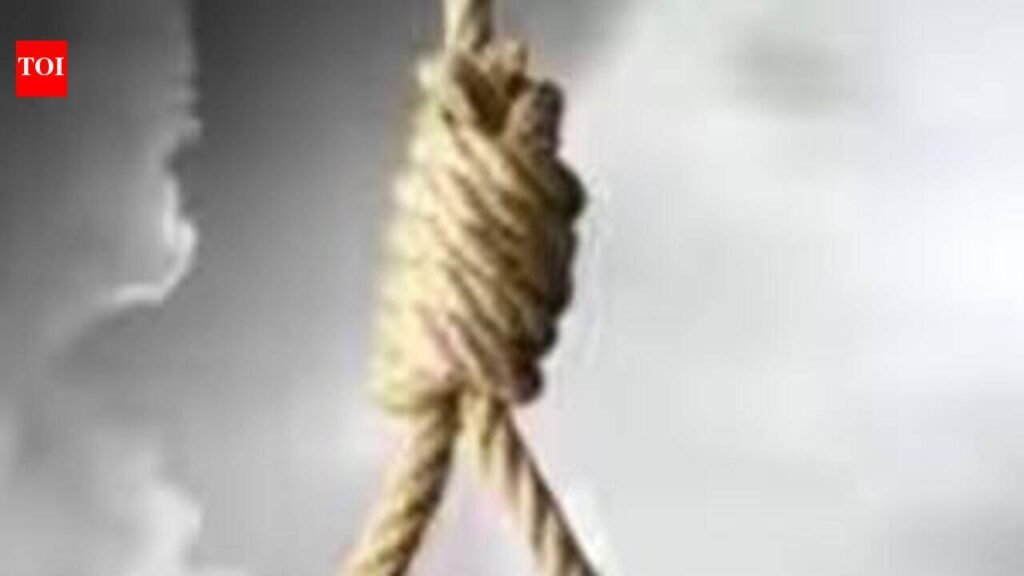 Woman, brother-in-law found hanging after 8-year-old son alerts family | Lucknow News