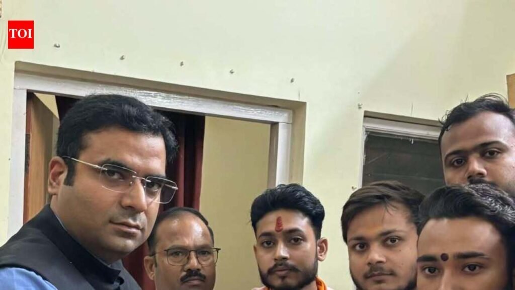 Banda college protest ends after admin sets deadlines for infra, academic works | Kanpur News