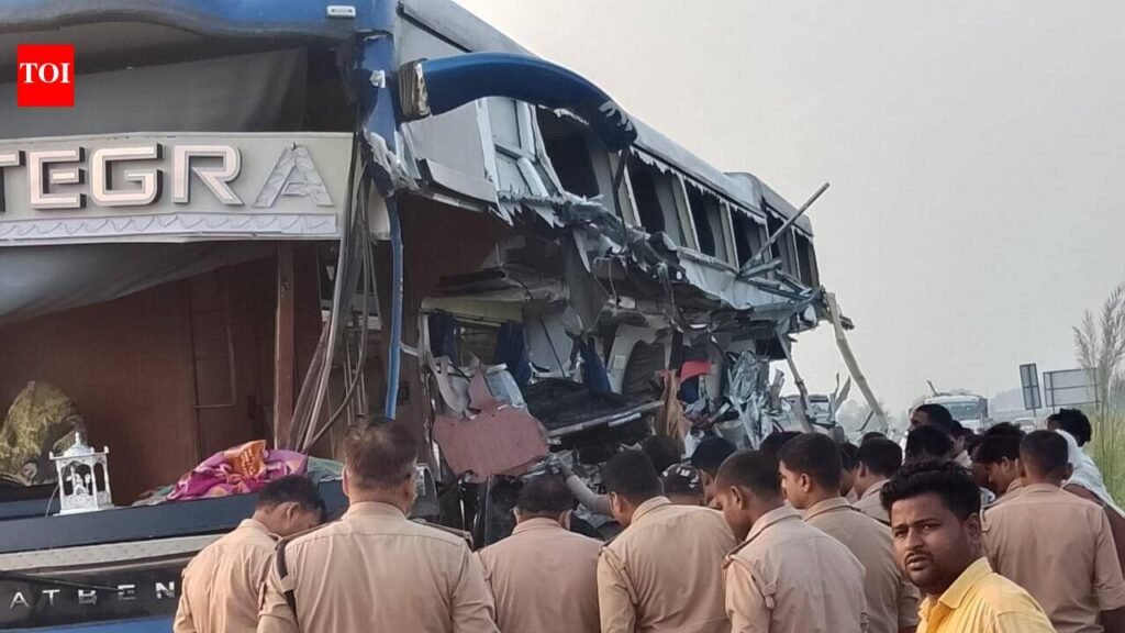 4 killed as bus rams trailer after driver dozes off | Lucknow News