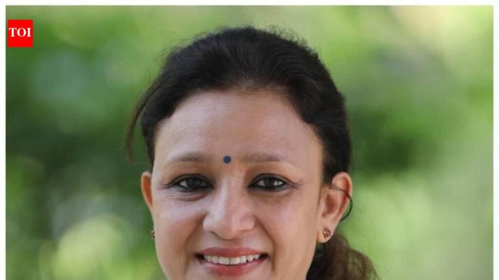 Cong rejigs UP team, puts Mona, Masood at centre of poll strategy | Lucknow News