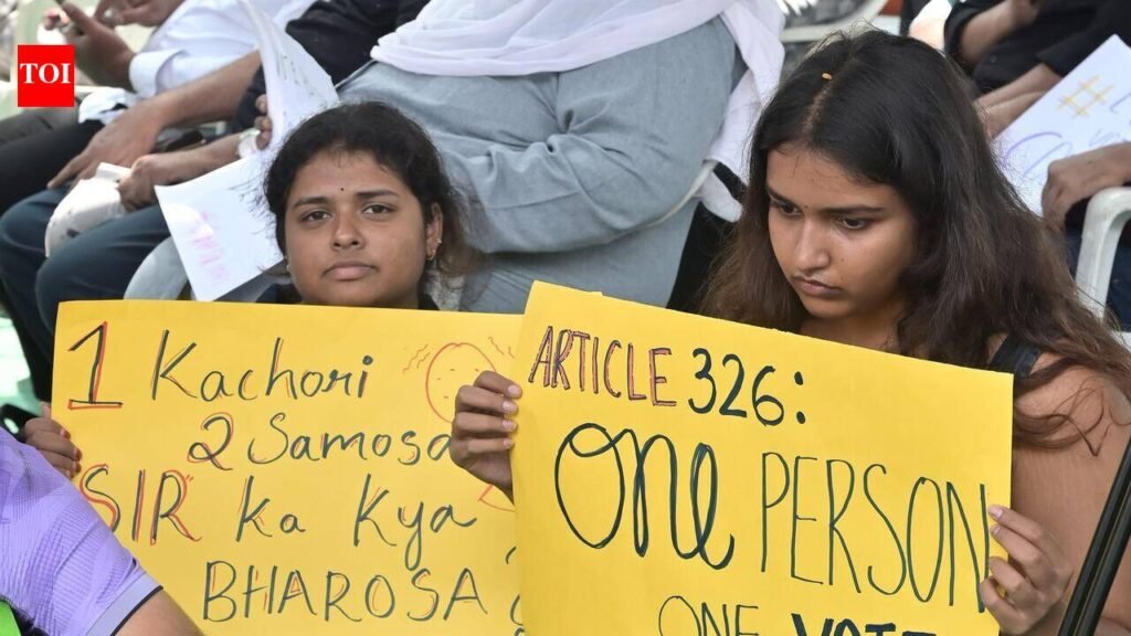 Activists show red card to CEC Gyanesh Kumar, urge to scrap SIR | Hyderabad News