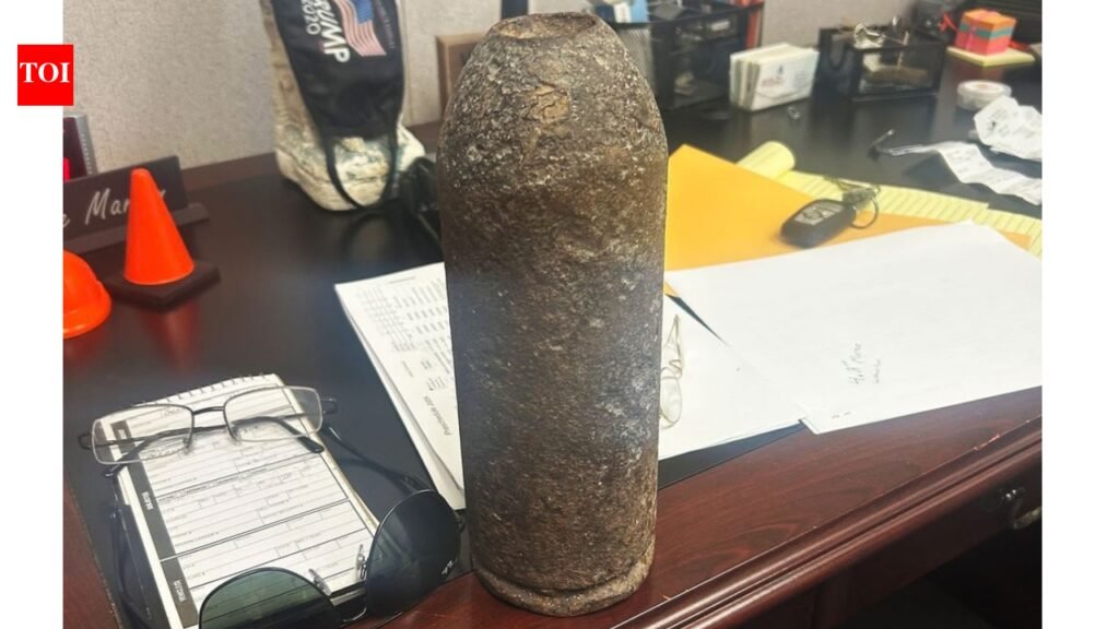 A Texas man used this Civil War relic as a paperweight for years; bomb experts later found it was actually a live explosive | World News