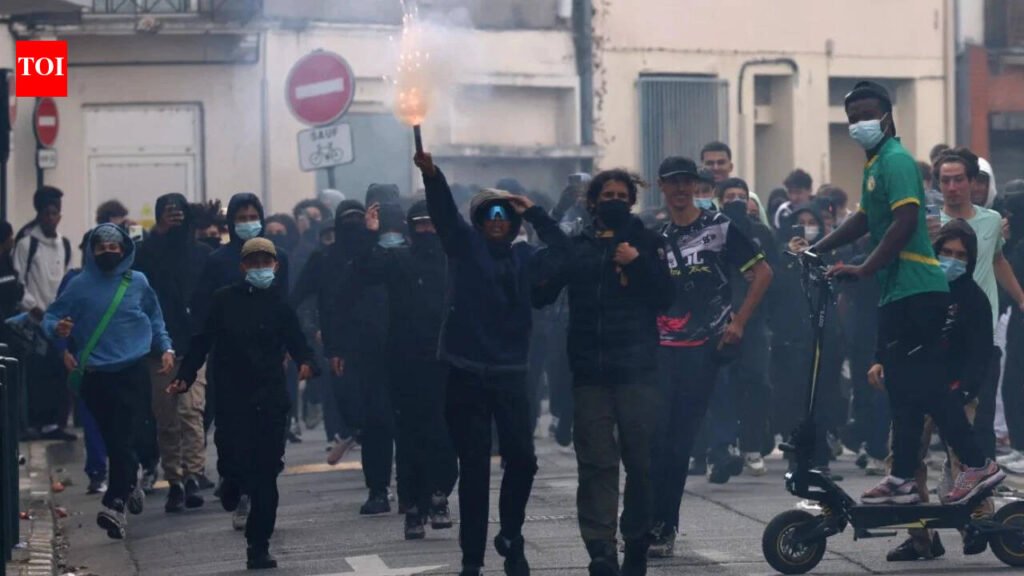 France school protests: 15-year-old student loses hand after picking up police stun grenade