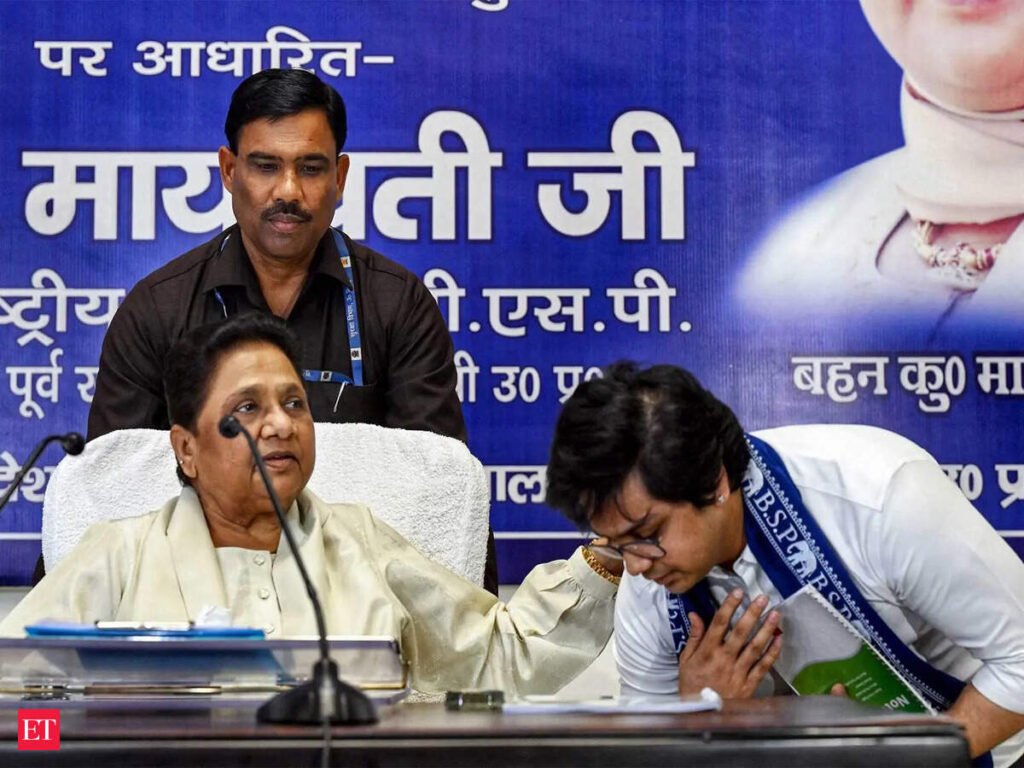 Mayawati takes nephew Akash back in BSP, reappoints him national convenor