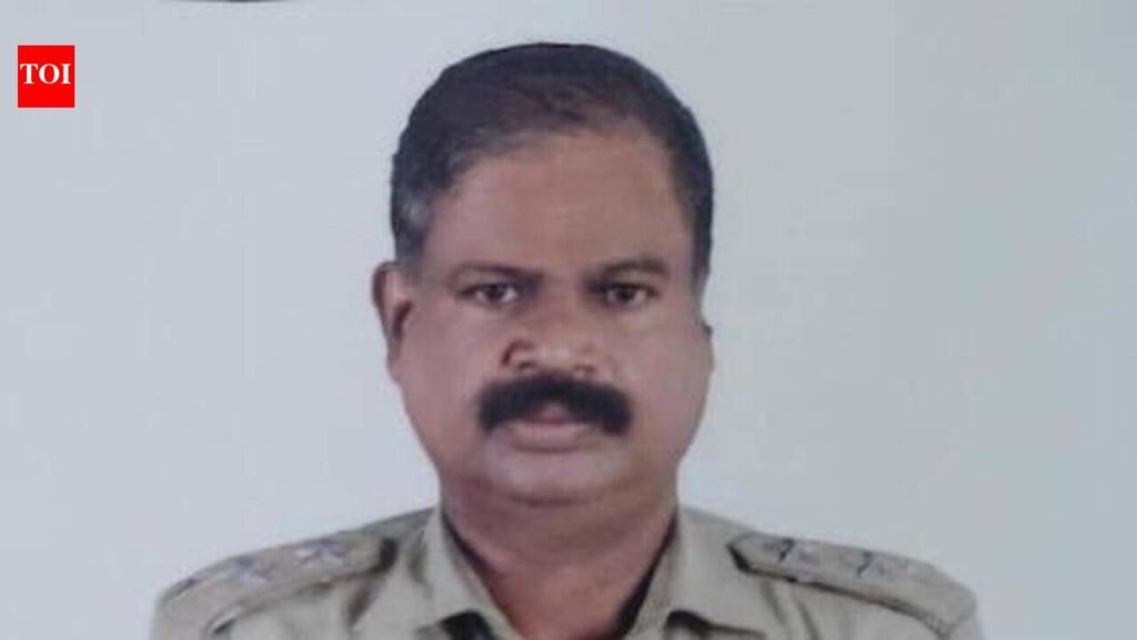 Police officer found hanging in Kollam | Thiruvananthapuram News