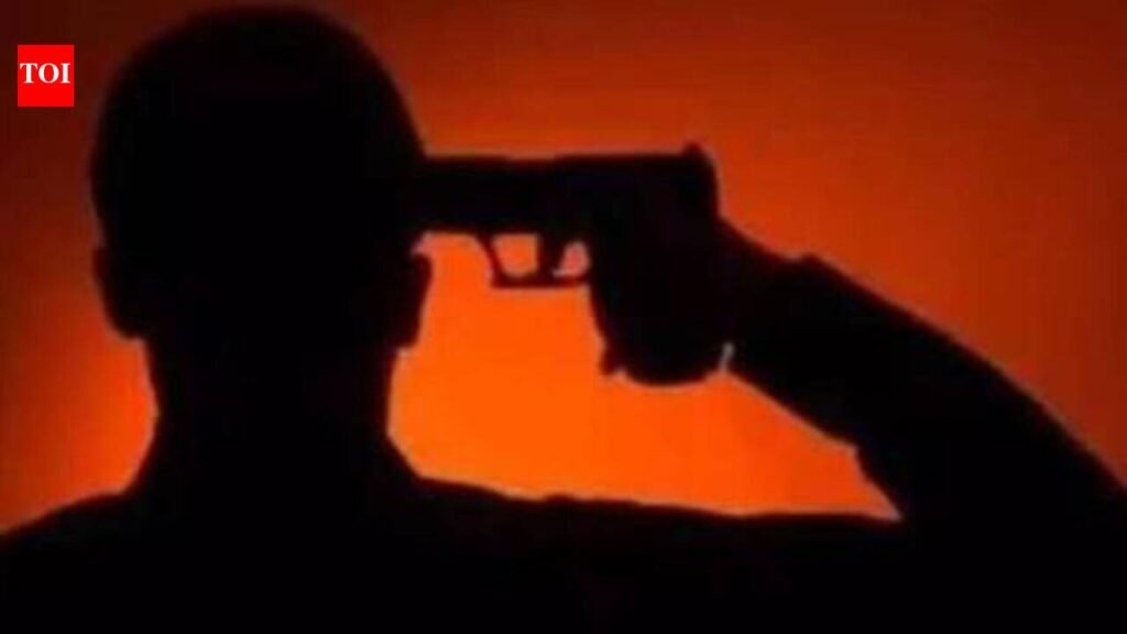 Govt doctor shoots self dead in Kanpur, family dispute suspected | Kanpur News