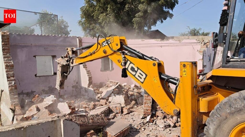 18m wide road cleared in Sardarnagar | Ahmedabad News