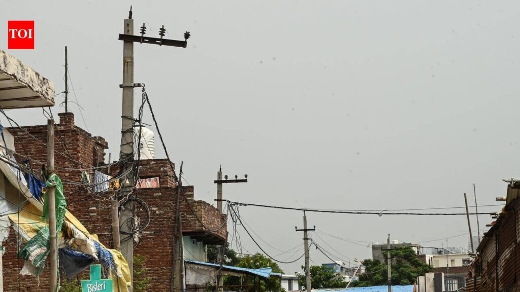 Discoms to set up substations, cables for ad hoc power connections to floodplain homes | Noida News