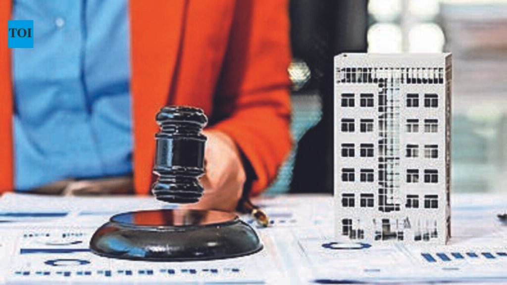 FIR against Ghaziabad developer for handing over flats without completion certificate | Noida News