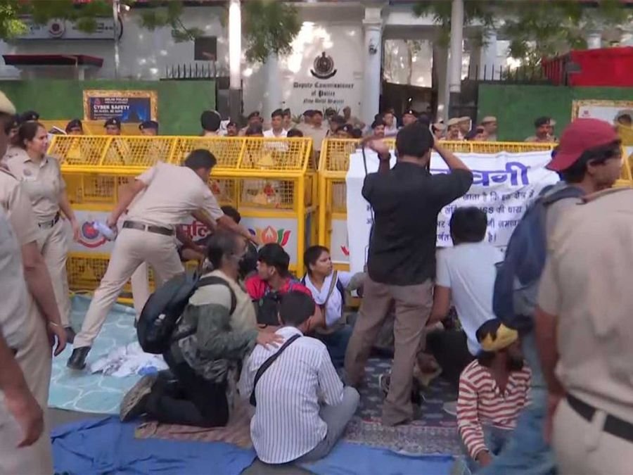 Delhi court grants bail to students, freelance journalists arrested during CEC protest