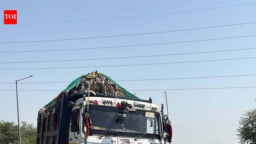 Garbage dumped in Aravalis, Faridabad municipal corporation trucks under lens | Gurgaon News