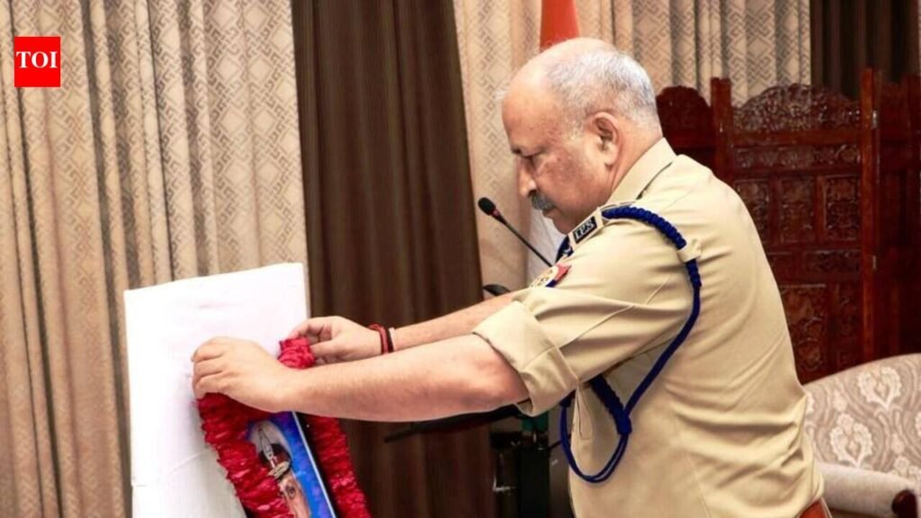 Police pay tributes to former DGP | Lucknow News