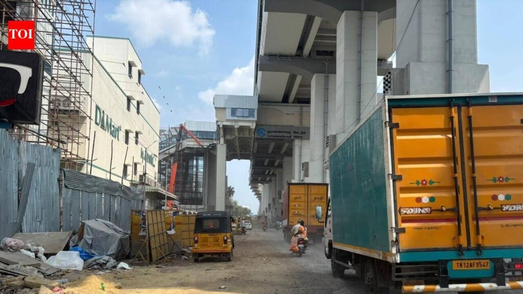 Days before Porur metro opening, road below remains messy | Chennai News