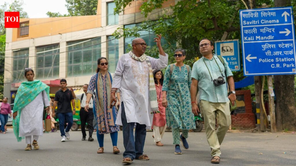 From idol-making to dhunuchi naach: Walking through Delhi’s Durga Puja story | Delhi News