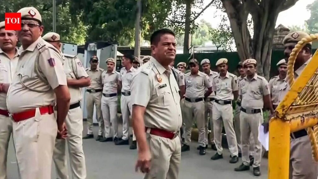 Delhi braces for CEC protest: Liquor shops shut, 20,000 cops deployed, traffic police regrets inconvenience | Delhi News