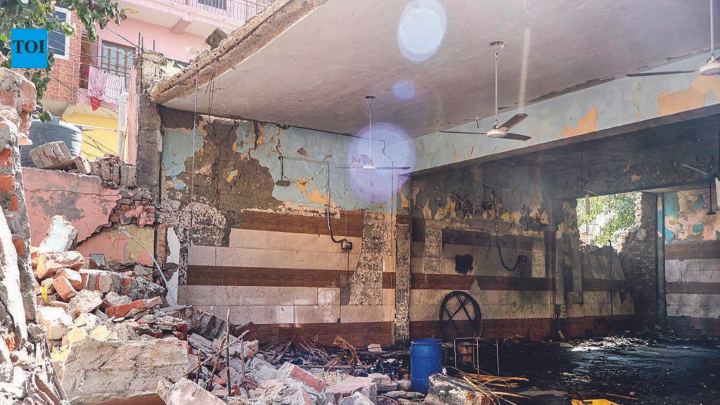 Effigy contractor’s son second to succumb in Sahibabad community centre blast | Noida News