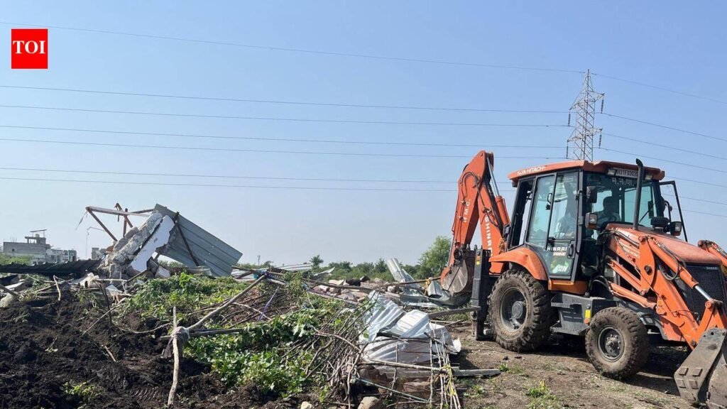 15 illegal residences on SAI land razed | Nagpur News