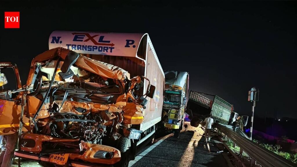 Kota expressway chain collision kills 2 rescuers, injures 4 | Jaipur News