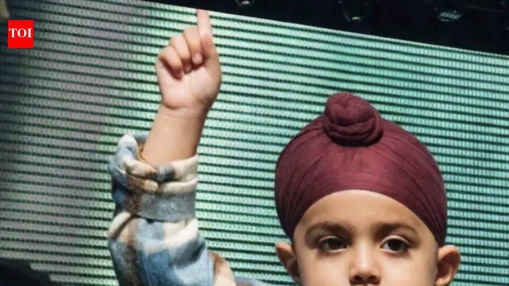 Sidhu Moosewala returns to stage through 3D hologram show in Toronto | Chandigarh News