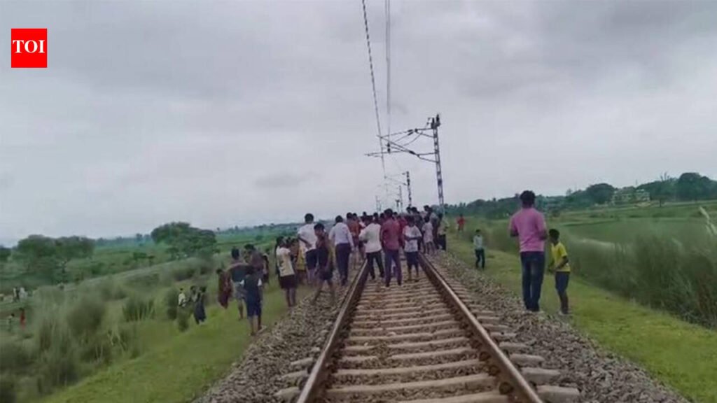 Teen dies filming train track reel in Boudh district | Bhubaneswar News