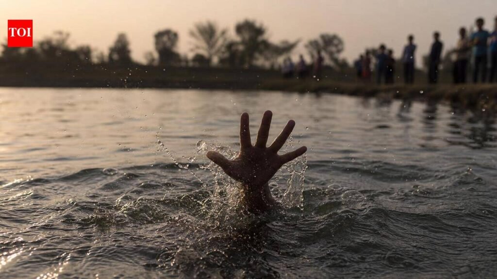 Body of youth swept away in drain three days ago recovered | Lucknow News