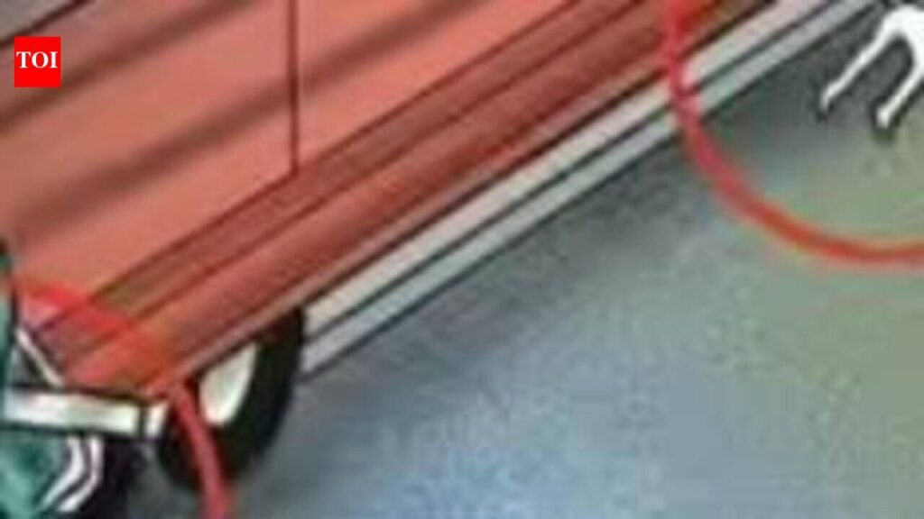 Factory worker killed as bike rams parked truck on highway | Kanpur News