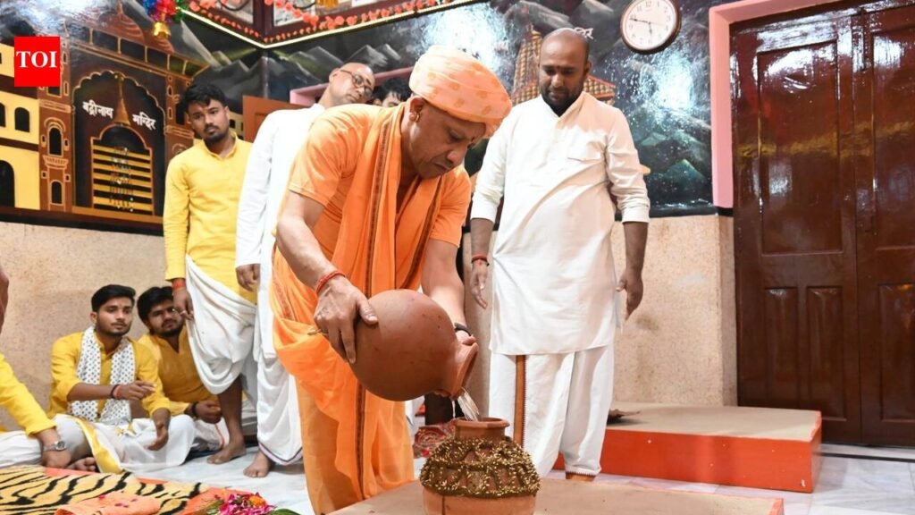 CM performs Navratri rituals in Gorakhnath temple | Varanasi News