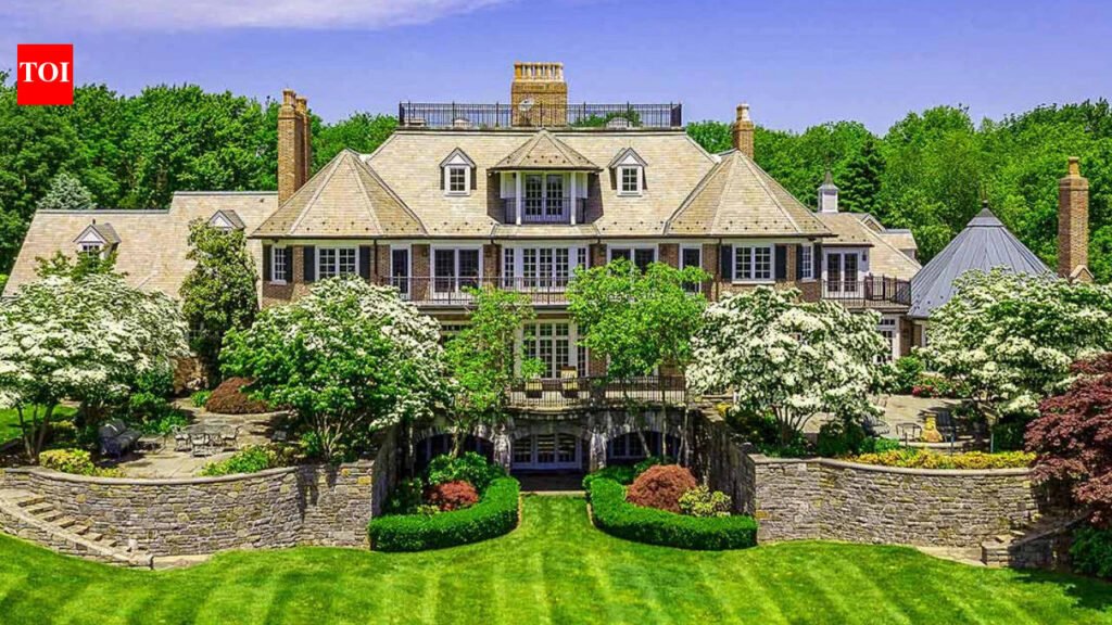 A 15,000-sq-ft New Jersey estate fails to find a buyer at $7.75 million; it is now heading to auction without a minimum bid, alongside 102 acres of potentially developable land