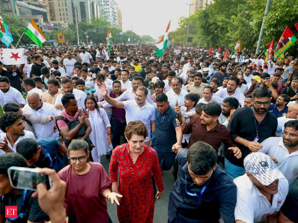 Same cause, separate protests: Why Congress and CJP are keeping their distance
