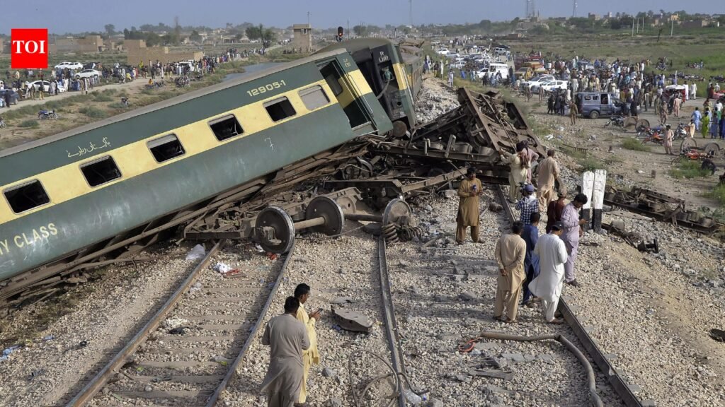 5 killed, several injured as passenger train derails in Pakistan’s Punjab