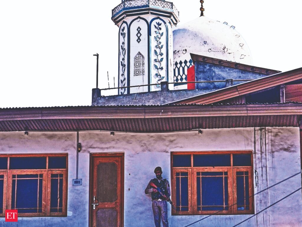 Omar Abdullah and Mirwaiz Umar Farooq slam J&K Waqf Board move to ‘standardise’ Friday sermons