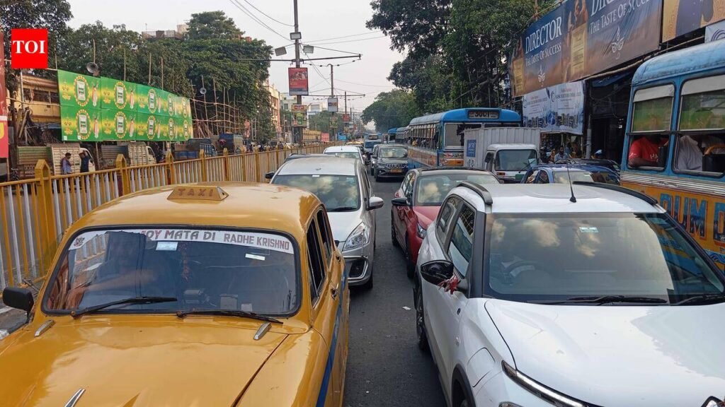 Traffic slowdown in festive season a worry, expect relief from Panchami: CP | Kolkata News