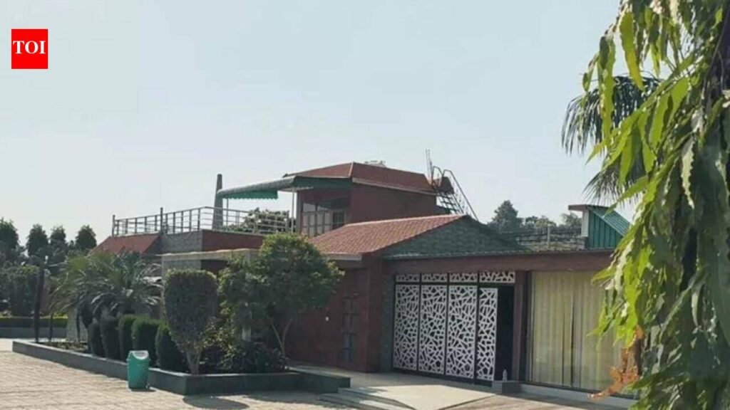 BJP neta held hostage, robbed of Rs 12 lakh at Kanpur farmhouse | Kanpur News