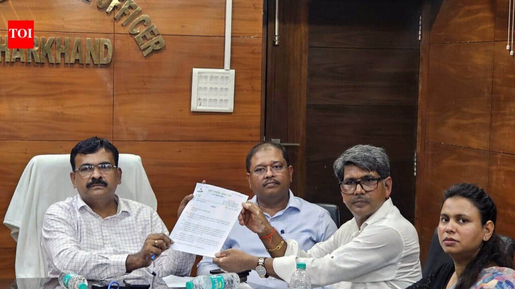 Jharkhand RJD youth wing protests electoral roll revision, seeks CEC resignation | Ranchi News