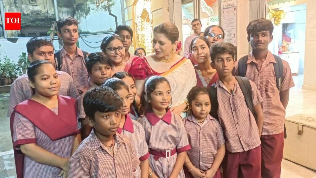 Social Messages & Inclusive Infra At Kolkata Pandals | Kolkata News