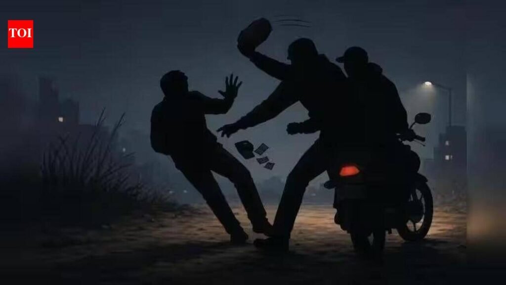 Gang abducts man during wee hours; robs him of ₹9,500 | Chennai News