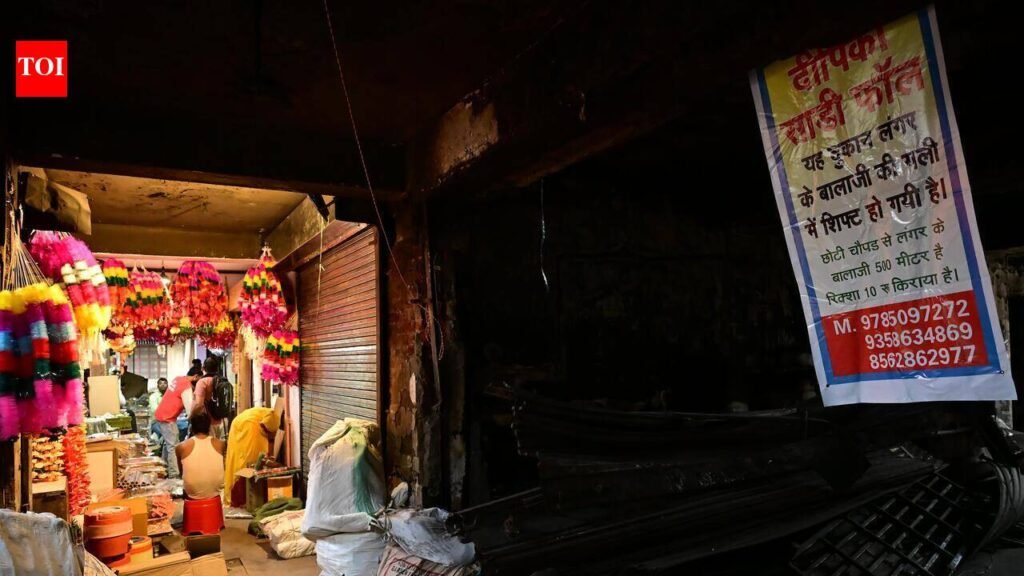 Fire-hit Manihari Bazaar traders await Diwali relief | Jaipur News