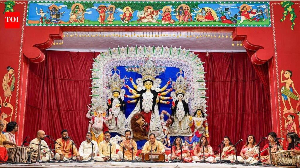 Puja festivity begins with arrival of Maa Durga | Lucknow News