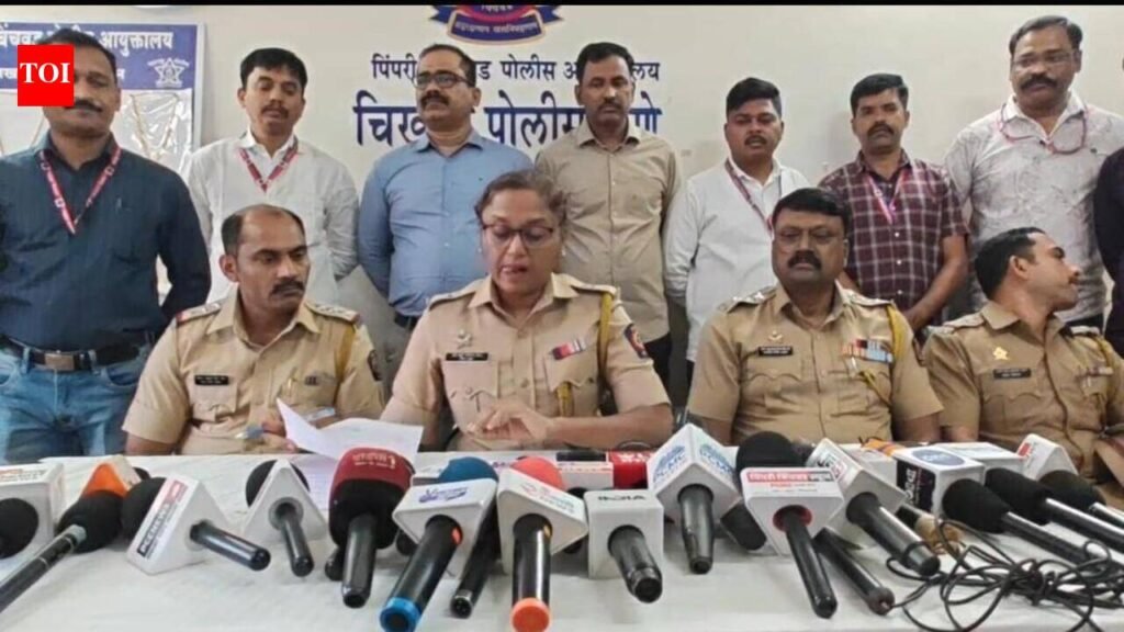 Three held for tying up, robbing 60-year-old woman of jewellery worth Rs 58.87 lakh | Pune News