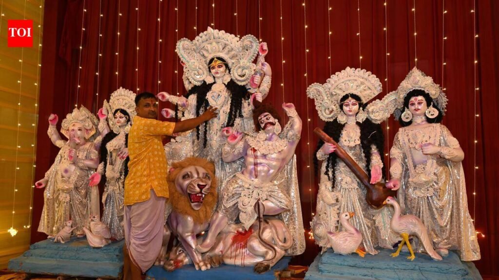 Jaipur pandals come alive with devotion, Bengali food and cultural festivities | Jaipur News