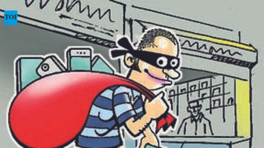 12-year-old girl’s resistance forces armed thief to flee house empty-handed | Pune News