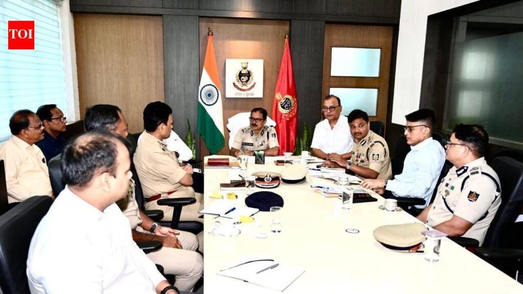 Police review Durga Puja safety protocols after Kolkata tragedy | Bhubaneswar News