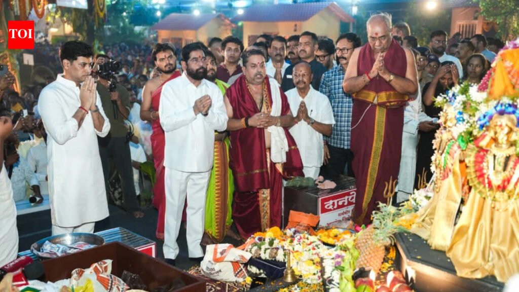 Shiv Sena to send Diwali ration kits to drought-hit farmers on Dussehra: Eknath Shinde | Thane News