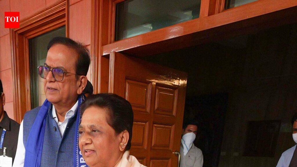 Akash gets Maya’s pat, set to resume campaign trail | Lucknow News